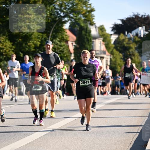 01.09.2024 - BARMER Alsterlauf Dr. Thomas Lammeyer http://msf.ph/oto/6898417 01.09.2024 09:36:33 Laufen 2691, 15, 2041 meine-sportfotos.de