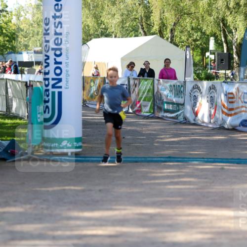 01.09.2024 - 17. Tribühne Triathlon Michael Strokosch http://msf.ph/oto/6898460 01.09.2024 10:01:21 Ziel 120 meine-sportfotos.de