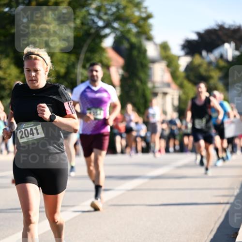 01.09.2024 - BARMER Alsterlauf Dr. Thomas Lammeyer http://msf.ph/oto/6898473 01.09.2024 09:36:35 Laufen 2041 meine-sportfotos.de