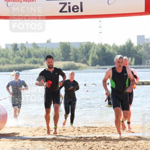 01.09.2024 - 17. Tribühne Triathlon Luisa Fischer http://msf.ph/oto/6898490 01.09.2024 11:44:27 Schwimmen 594, 631, 648, 671, 678, 692, 704, 706 meine-sportfotos.de