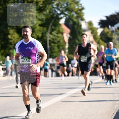 01.09.2024 - BARMER Alsterlauf Dr. Thomas Lammeyer http://msf.ph/oto/6898501 01.09.2024 09:36:37 Laufen 4354 meine-sportfotos.de