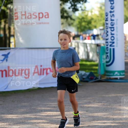 01.09.2024 - 17. Tribühne Triathlon Michael Strokosch http://msf.ph/oto/6898511 01.09.2024 10:01:23 Ziel 120 meine-sportfotos.de