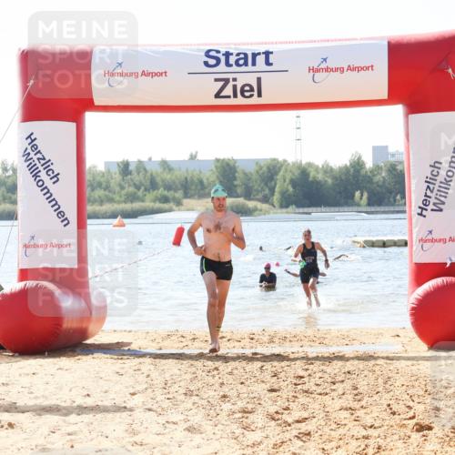 01.09.2024 - 17. Tribühne Triathlon Luisa Fischer http://msf.ph/oto/6898566 01.09.2024 11:44:34 Schwimmen 574, 594, 648, 671, 692, 704, 706 meine-sportfotos.de
