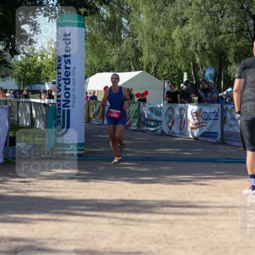 01.09.2024 - 17. Tribühne Triathlon Michael Strokosch http://msf.ph/oto/6898580 01.09.2024 10:43:42 Ziel 146 meine-sportfotos.de