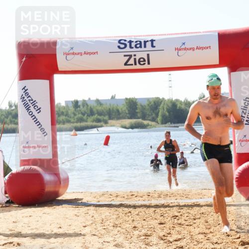 01.09.2024 - 17. Tribühne Triathlon Luisa Fischer http://msf.ph/oto/6898583 01.09.2024 11:44:36 Schwimmen 574, 594, 648, 671, 692, 704, 706 meine-sportfotos.de