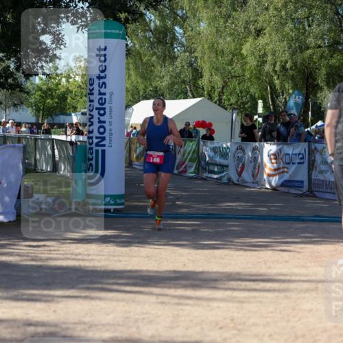 01.09.2024 - 17. Tribühne Triathlon Michael Strokosch http://msf.ph/oto/6898586 01.09.2024 10:43:42 Ziel 146 meine-sportfotos.de