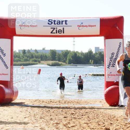 01.09.2024 - 17. Tribühne Triathlon Luisa Fischer http://msf.ph/oto/6898599 01.09.2024 11:44:41 Schwimmen 574, 579, 704 meine-sportfotos.de