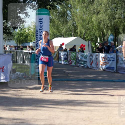 01.09.2024 - 17. Tribühne Triathlon Michael Strokosch http://msf.ph/oto/6898607 01.09.2024 10:43:43 Ziel 146 meine-sportfotos.de