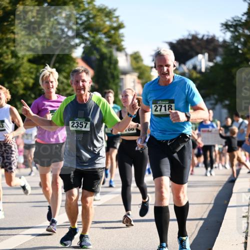 01.09.2024 - BARMER Alsterlauf Dr. Thomas Lammeyer http://msf.ph/oto/6898609 01.09.2024 09:36:41 Laufen 2357, 732, 2718 meine-sportfotos.de