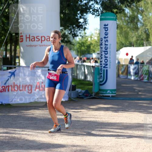 01.09.2024 - 17. Tribühne Triathlon Michael Strokosch http://msf.ph/oto/6898626 01.09.2024 10:43:44 Ziel 146 meine-sportfotos.de