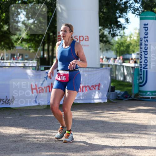 01.09.2024 - 17. Tribühne Triathlon Michael Strokosch http://msf.ph/oto/6898636 01.09.2024 10:43:45 Ziel 146 meine-sportfotos.de