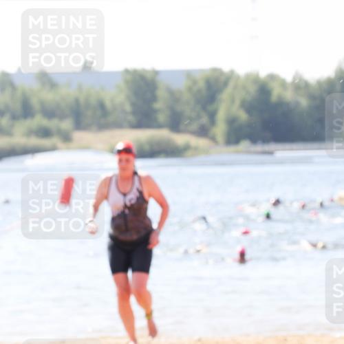 01.09.2024 - 17. Tribühne Triathlon Luisa Fischer http://msf.ph/oto/6898655 01.09.2024 11:44:49 Schwimmen 566, 574, 579 meine-sportfotos.de
