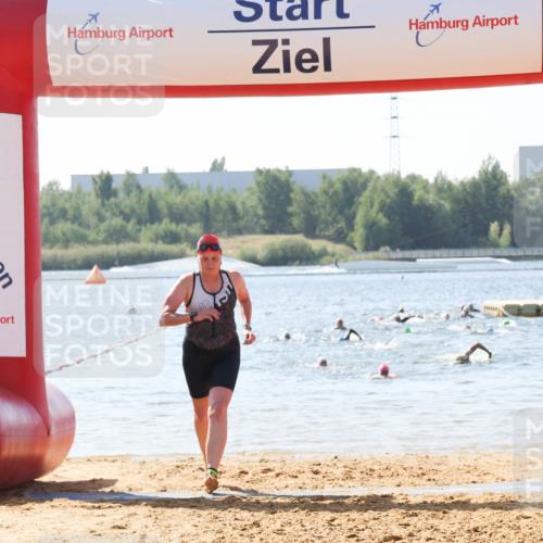 01.09.2024 - 17. Tribühne Triathlon Luisa Fischer http://msf.ph/oto/6898661 01.09.2024 11:44:50 Schwimmen 566, 579 meine-sportfotos.de