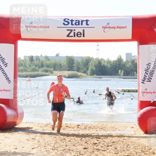 01.09.2024 - 17. Tribühne Triathlon Luisa Fischer http://msf.ph/oto/6898690 01.09.2024 11:45:02 Schwimmen 589, 673, 680 meine-sportfotos.de
