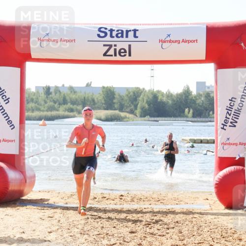 01.09.2024 - 17. Tribühne Triathlon Luisa Fischer http://msf.ph/oto/6898698 01.09.2024 11:45:03 Schwimmen 589, 673, 680 meine-sportfotos.de