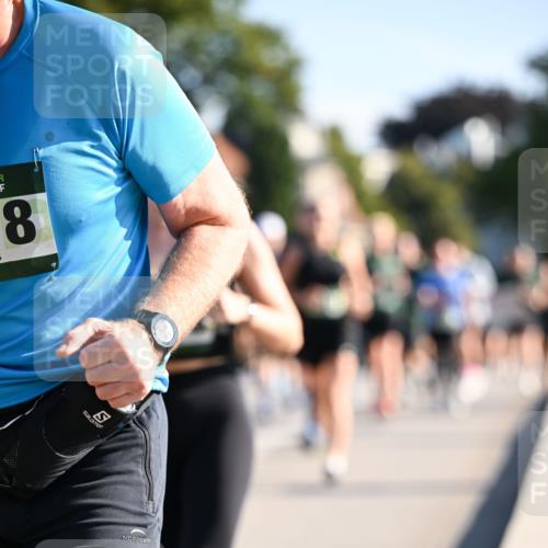 01.09.2024 - BARMER Alsterlauf Dr. Thomas Lammeyer http://msf.ph/oto/6898726 01.09.2024 09:36:44 Laufen 8 meine-sportfotos.de