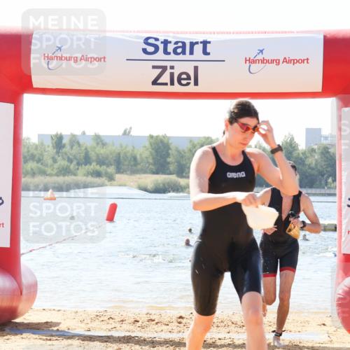 01.09.2024 - 17. Tribühne Triathlon Luisa Fischer http://msf.ph/oto/6898750 01.09.2024 11:45:08 Schwimmen 589, 673, 680 meine-sportfotos.de