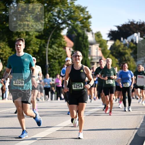 01.09.2024 - BARMER Alsterlauf Dr. Thomas Lammeyer http://msf.ph/oto/6898751 01.09.2024 09:36:45 Laufen 3329, 5254, 2018 meine-sportfotos.de