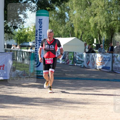 01.09.2024 - 17. Tribühne Triathlon Michael Strokosch http://msf.ph/oto/6898859 01.09.2024 10:46:54 Ziel 143 meine-sportfotos.de