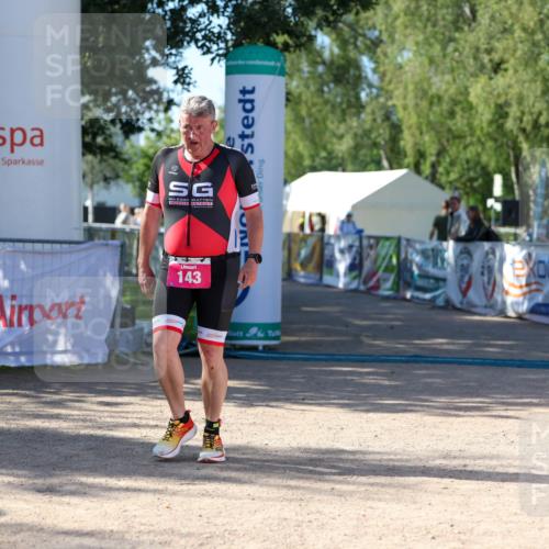 01.09.2024 - 17. Tribühne Triathlon Michael Strokosch http://msf.ph/oto/6898878 01.09.2024 10:46:55 Ziel 143 meine-sportfotos.de