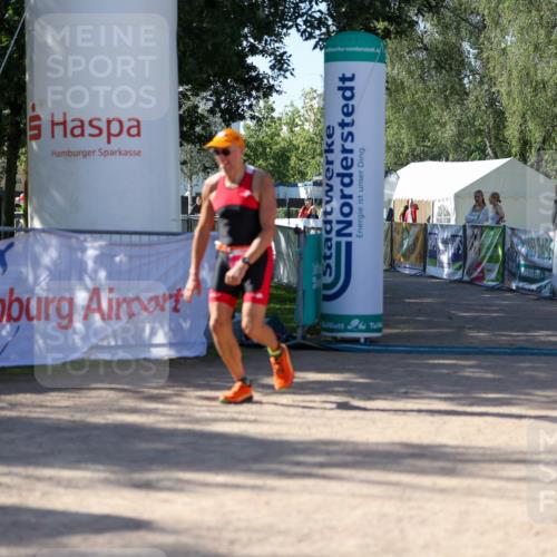 01.09.2024 - 17. Tribühne Triathlon Michael Strokosch http://msf.ph/oto/6898935 01.09.2024 10:48:00 Ziel 1070 meine-sportfotos.de