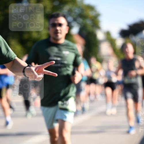 01.09.2024 - BARMER Alsterlauf Dr. Thomas Lammeyer http://msf.ph/oto/6898968 01.09.2024 09:36:53 Laufen  meine-sportfotos.de