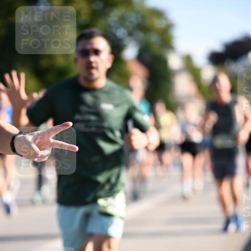 01.09.2024 - BARMER Alsterlauf Dr. Thomas Lammeyer http://msf.ph/oto/6898972 01.09.2024 09:36:53 Laufen  meine-sportfotos.de