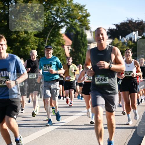 01.09.2024 - BARMER Alsterlauf Dr. Thomas Lammeyer http://msf.ph/oto/6899002 01.09.2024 09:36:54 Laufen 852, 208, 5053, 2917, 363, 3666, 491, 3631 meine-sportfotos.de