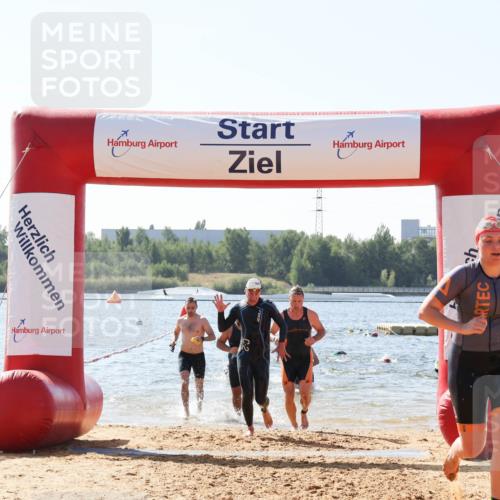 01.09.2024 - 17. Tribühne Triathlon Luisa Fischer http://msf.ph/oto/6899009 01.09.2024 11:45:52 Schwimmen 565, 573, 598, 600, 609, 611, 654, 663, 675, 691 meine-sportfotos.de