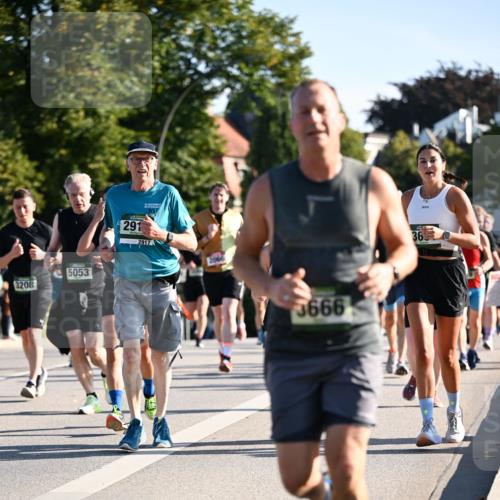 01.09.2024 - BARMER Alsterlauf Dr. Thomas Lammeyer http://msf.ph/oto/6899020 01.09.2024 09:36:54 Laufen 3208, 5053, 32, 291, 2917, 3666, 36 meine-sportfotos.de