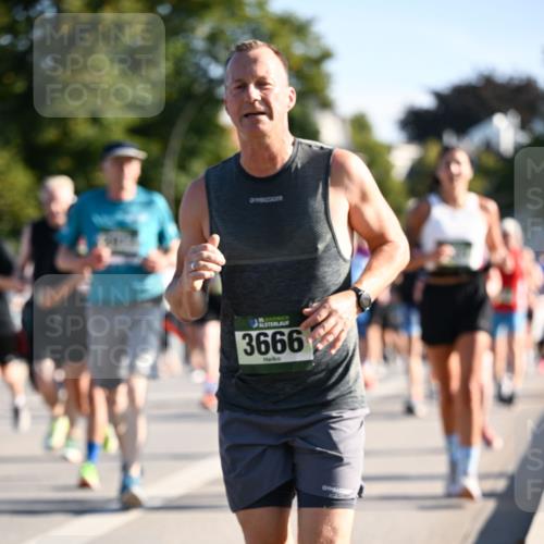 01.09.2024 - BARMER Alsterlauf Dr. Thomas Lammeyer http://msf.ph/oto/6899032 01.09.2024 09:36:55 Laufen 15, 3666 meine-sportfotos.de