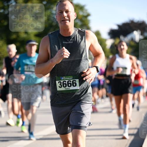 01.09.2024 - BARMER Alsterlauf Dr. Thomas Lammeyer http://msf.ph/oto/6899037 01.09.2024 09:36:55 Laufen 35, 3666 meine-sportfotos.de