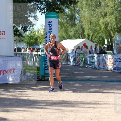 01.09.2024 - 17. Tribühne Triathlon Michael Strokosch http://msf.ph/oto/6899050 01.09.2024 10:48:31 Ziel 1065 meine-sportfotos.de