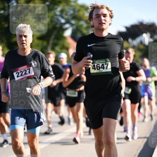 01.09.2024 - BARMER Alsterlauf Dr. Thomas Lammeyer http://msf.ph/oto/6899146 01.09.2024 09:37:00 Laufen 2227, 35, 4647 meine-sportfotos.de