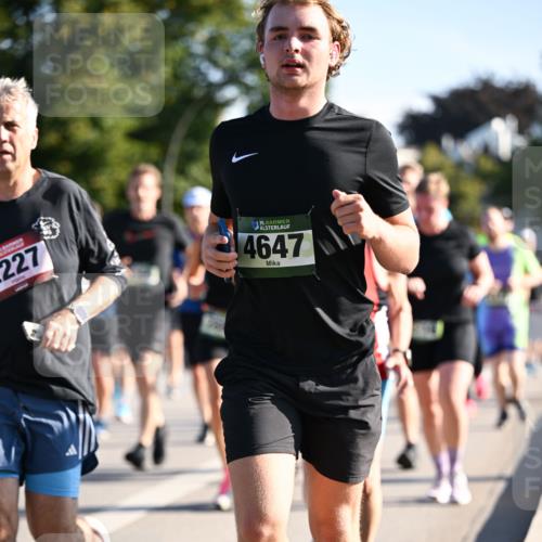 01.09.2024 - BARMER Alsterlauf Dr. Thomas Lammeyer http://msf.ph/oto/6899155 01.09.2024 09:37:00 Laufen 227, 35, 4647 meine-sportfotos.de