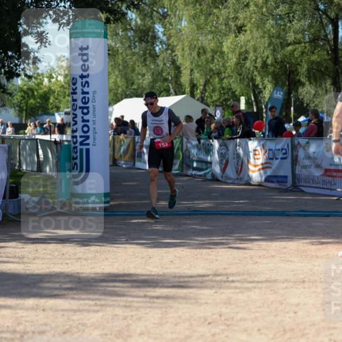 01.09.2024 - 17. Tribühne Triathlon Michael Strokosch http://msf.ph/oto/6899202 01.09.2024 10:50:10 Ziel 153 meine-sportfotos.de
