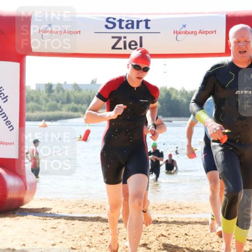 01.09.2024 - 17. Tribühne Triathlon Luisa Fischer http://msf.ph/oto/6899227 01.09.2024 11:46:13 Schwimmen 585, 595, 616, 645, 664, 685, 690 meine-sportfotos.de