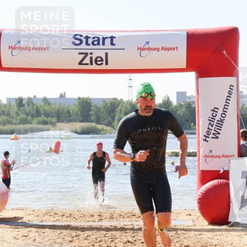 01.09.2024 - 17. Tribühne Triathlon Luisa Fischer http://msf.ph/oto/6899271 01.09.2024 11:46:21 Schwimmen 585, 595, 651, 664, 685 meine-sportfotos.de