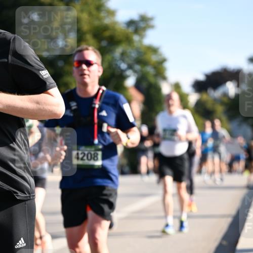 01.09.2024 - BARMER Alsterlauf Dr. Thomas Lammeyer http://msf.ph/oto/6899433 01.09.2024 09:37:10 Laufen 4208 meine-sportfotos.de