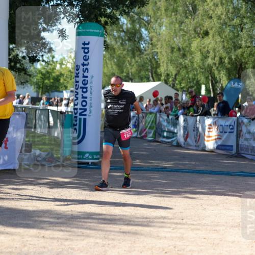 01.09.2024 - 17. Tribühne Triathlon Michael Strokosch http://msf.ph/oto/6899496 01.09.2024 10:51:49 Ziel 152, 1071 meine-sportfotos.de