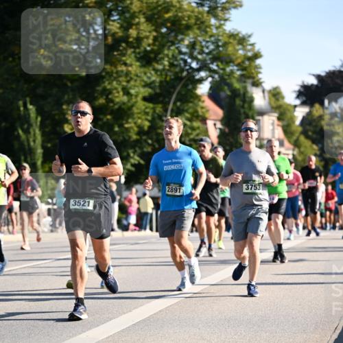 01.09.2024 - BARMER Alsterlauf Dr. Thomas Lammeyer http://msf.ph/oto/6899525 01.09.2024 09:37:14 Laufen 3521, 2891, 3753 meine-sportfotos.de