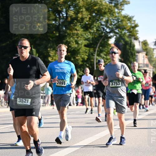 01.09.2024 - BARMER Alsterlauf Dr. Thomas Lammeyer http://msf.ph/oto/6899534 01.09.2024 09:37:15 Laufen 3521, 2891, 3753 meine-sportfotos.de