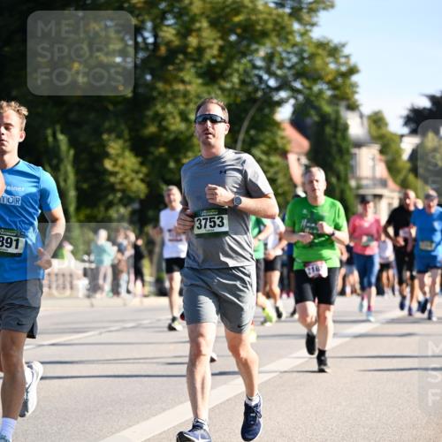 01.09.2024 - BARMER Alsterlauf Dr. Thomas Lammeyer http://msf.ph/oto/6899555 01.09.2024 09:37:16 Laufen 891, 3753 meine-sportfotos.de