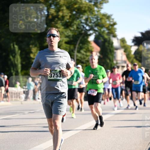 01.09.2024 - BARMER Alsterlauf Dr. Thomas Lammeyer http://msf.ph/oto/6899570 01.09.2024 09:37:16 Laufen 3753, 2185 meine-sportfotos.de