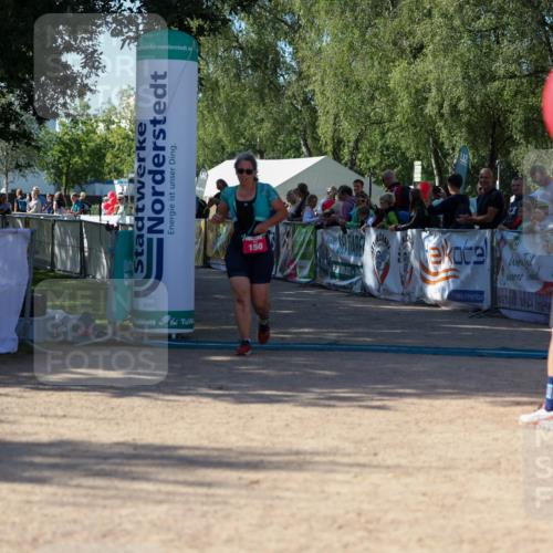 01.09.2024 - 17. Tribühne Triathlon Michael Strokosch http://msf.ph/oto/6899580 01.09.2024 10:53:18 Ziel 150 meine-sportfotos.de