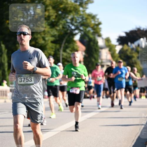 01.09.2024 - BARMER Alsterlauf Dr. Thomas Lammeyer http://msf.ph/oto/6899582 01.09.2024 09:37:16 Laufen 135, 3753 meine-sportfotos.de