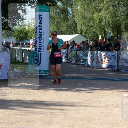 01.09.2024 - 17. Tribühne Triathlon Michael Strokosch http://msf.ph/oto/6899597 01.09.2024 10:53:19 Ziel 150 meine-sportfotos.de