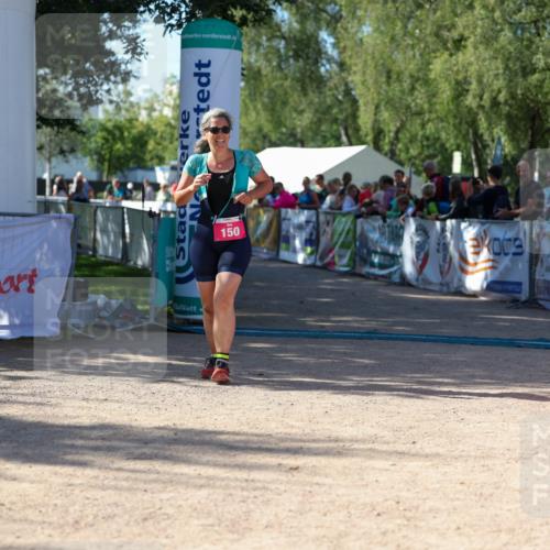 01.09.2024 - 17. Tribühne Triathlon Michael Strokosch http://msf.ph/oto/6899623 01.09.2024 10:53:20 Ziel 147, 150 meine-sportfotos.de