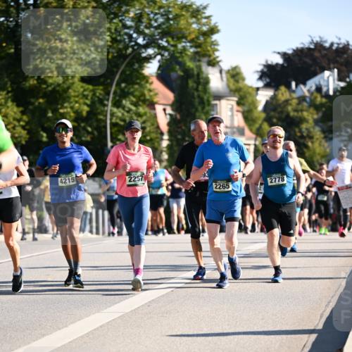 01.09.2024 - BARMER Alsterlauf Dr. Thomas Lammeyer http://msf.ph/oto/6899631 01.09.2024 09:37:18 Laufen 4215, 2257, 2265, 2778 meine-sportfotos.de