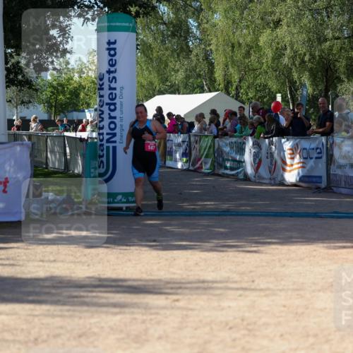 01.09.2024 - 17. Tribühne Triathlon Michael Strokosch http://msf.ph/oto/6899639 01.09.2024 10:53:27 Ziel 147 meine-sportfotos.de